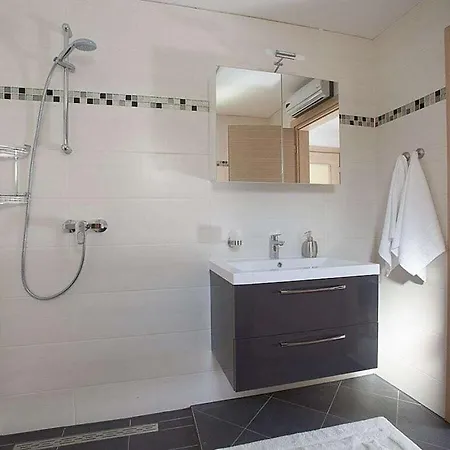 Grey Soul Comfortable Holiday Villa Medulin