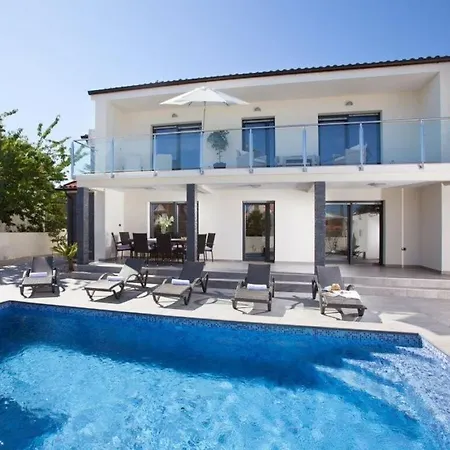 Villa Grey Soul Comfortable Holiday Medulin